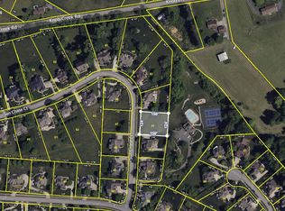 114 Sun Chase Ct, Johnson City, TN 37615