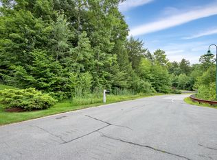 17 Olympic Dr, Falmouth, ME 04105