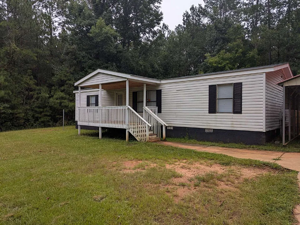 320 Cicada Dr SE