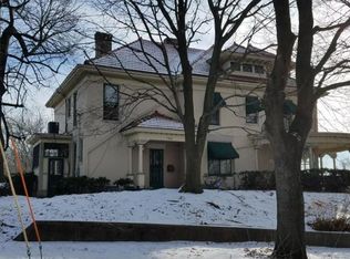 709 Brown St, Davenport, IA