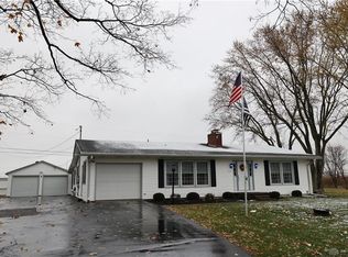 195 E Shoop Rd, Tipp City, OH 45371