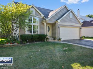 561 Green Meadow Ln, Geneva, IL 60134