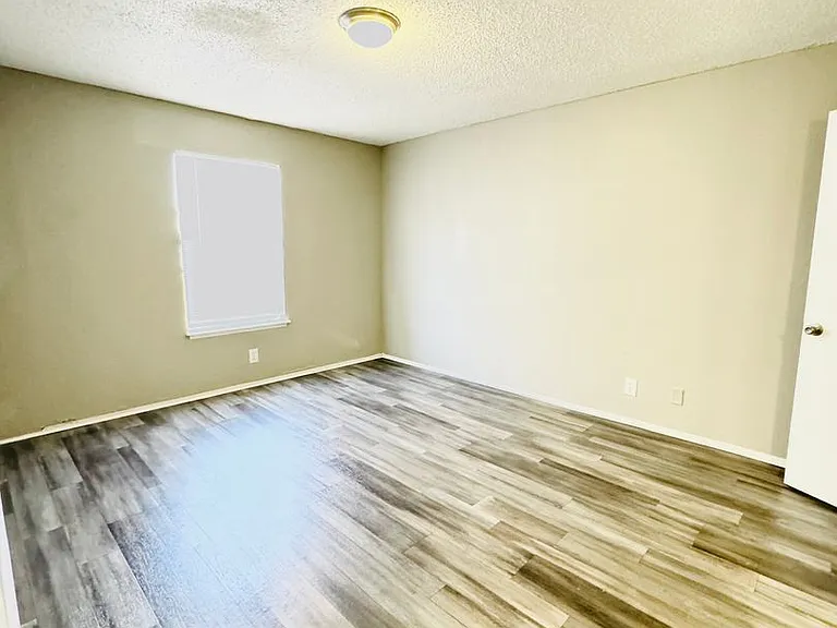 Pheasant Run Apartments — Photo 41