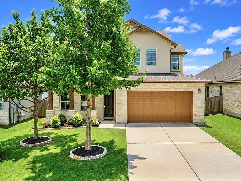 7107 Calpe Dr — Photo 2