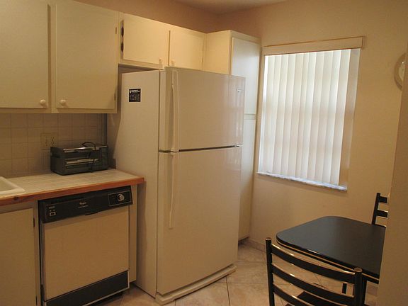 4th image of 104 Lake Rebecca Dr