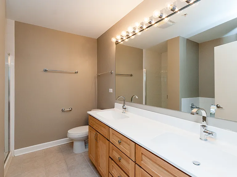 451 W Huron St #703 — Photo 10