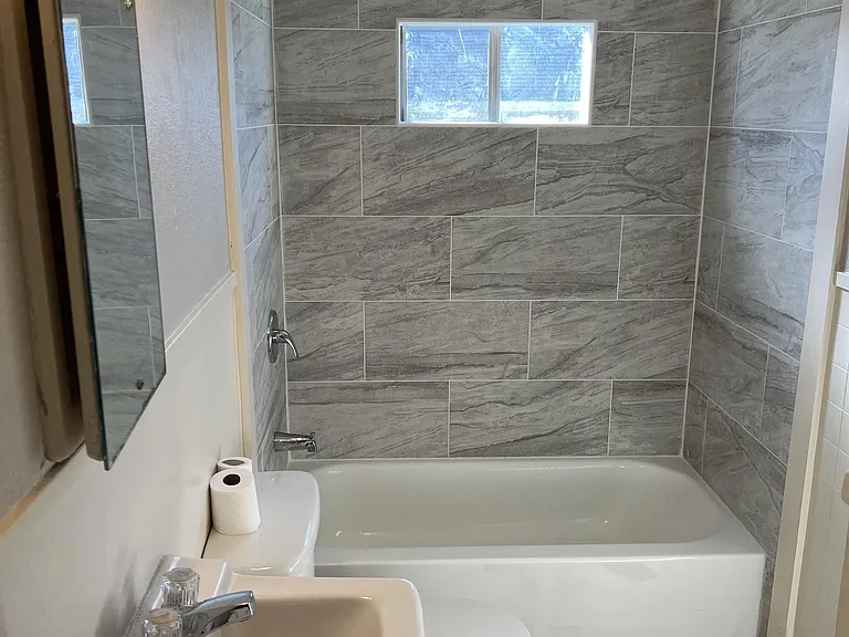 2404 Proctor Ave #2 — Photo 9
