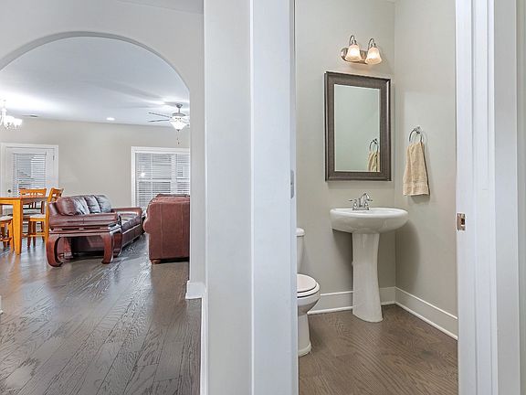 5th image of 168 Ferdinand Dr