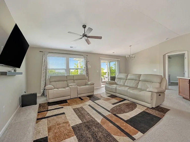 5103 Hazeltine Ln — Photo 13