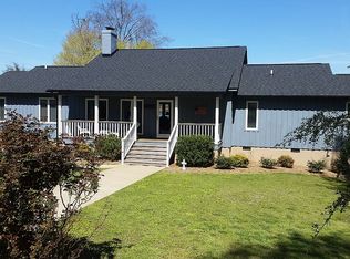 151 Waters Edge Rd, Greenwood, SC 29649