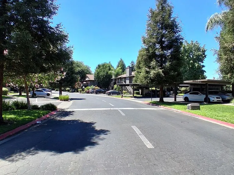 1190 S Winery Ave #222 — Photo 25