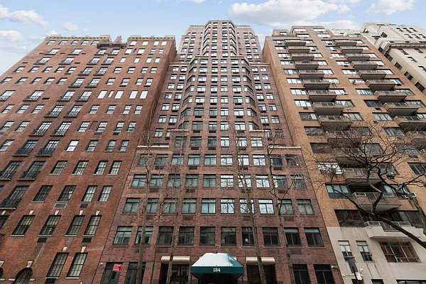 Rented by Douglas Elliman | media 17