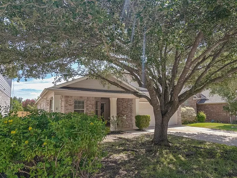 2724 Kickapoo Cavern Dr — Photo 1