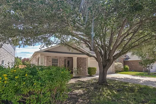 2724 Kickapoo Cavern Dr Photo 1