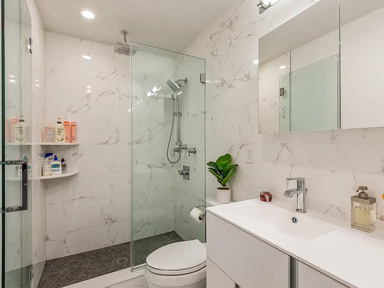 808 Washington St #GARDEN LEVEL — Photo 12