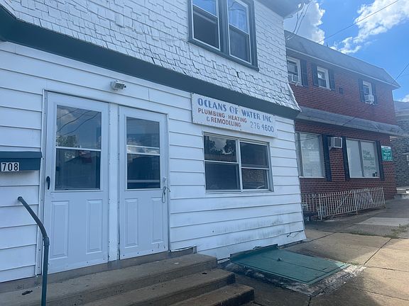 2nd image of 710 Oak Lane Ave #B