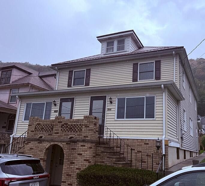 1st image of 244 Vaughn St