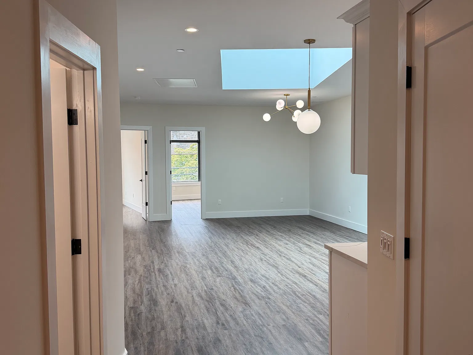 2 bed, $4,300 — Photo 3