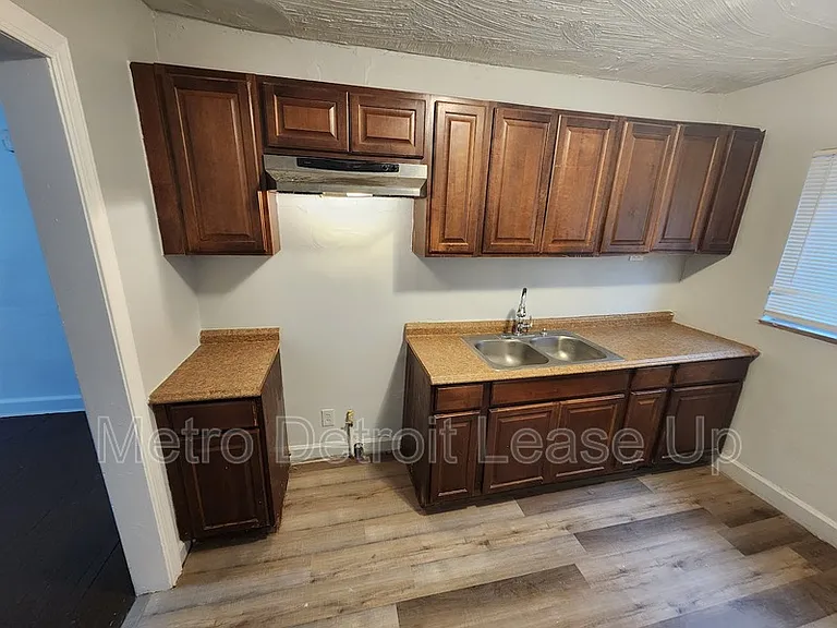 10724 Whitehill St — Photo 4