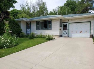 120 7th Ave W, Cresco, IA 52136