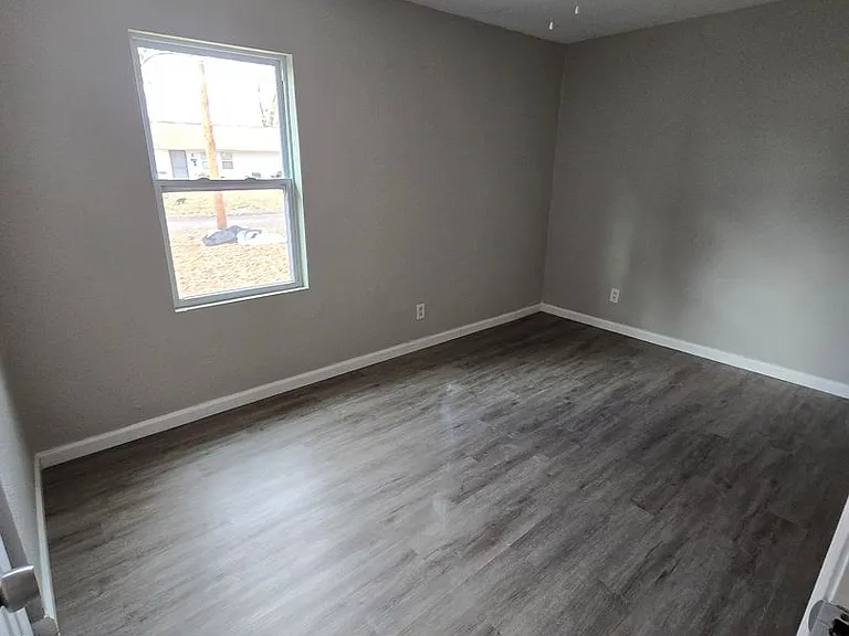 1140 Saint Rose Ln — Photo 13