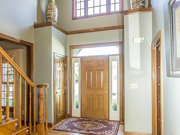 2nd image of 5570 Turnberry Dr