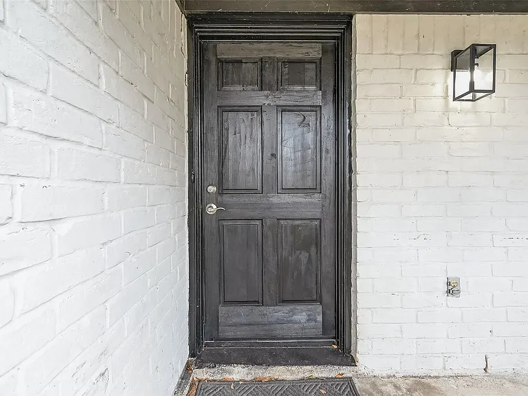 11107 Cedarview Ln — Photo 3