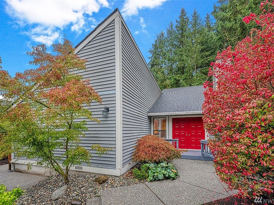 1st image of 11713 NE 105th Ln