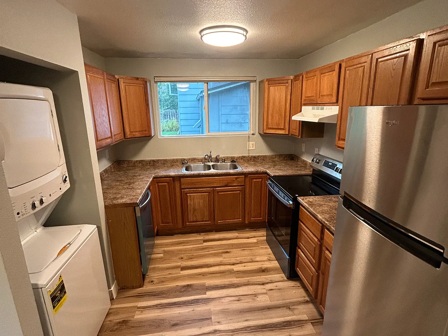 3 bed, 1600 sqft, $2,500 — Photo 2