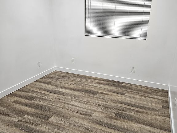 2nd image of 4475 Bonnie Brae St #5