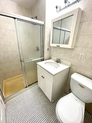 Rented by Evergreen Realty & Investments | media 18