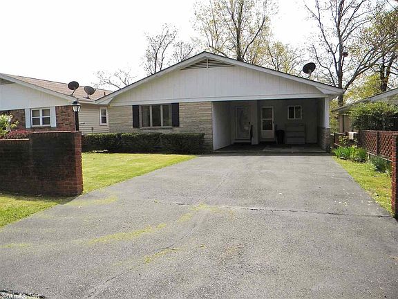 3rd image of 1003 N Manor Dr