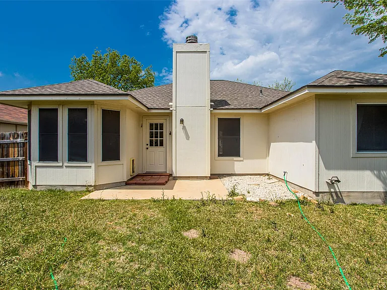 814 Lantana Ln — Photo 33