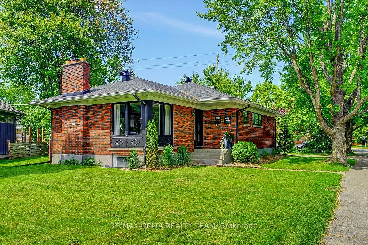 3 bed, $2,400 — Photo 1