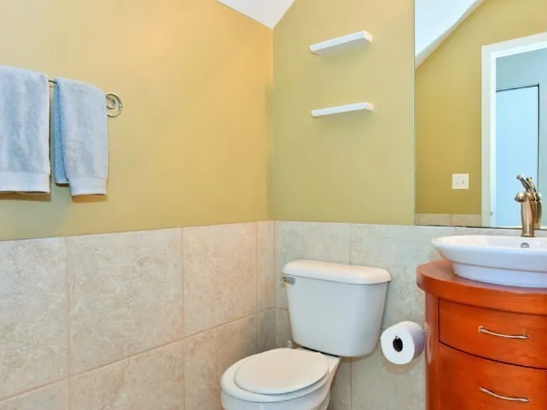 215 Dogwood Ct — Photo 5