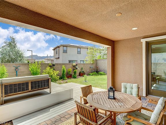 5th image of 945 Glenhaven Pl