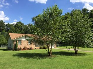 739 Back Valley Rd, Trenton, GA 30752