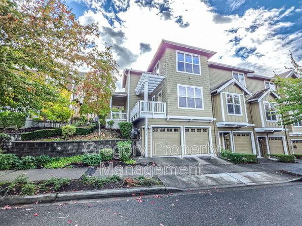 2018 17th Ave NE