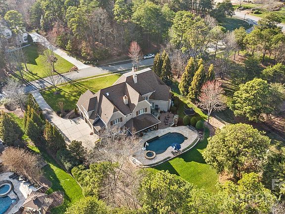 2nd image of 284 Milford Cir