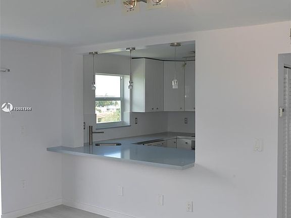 4th image of 990 Biarritz Dr APT 501