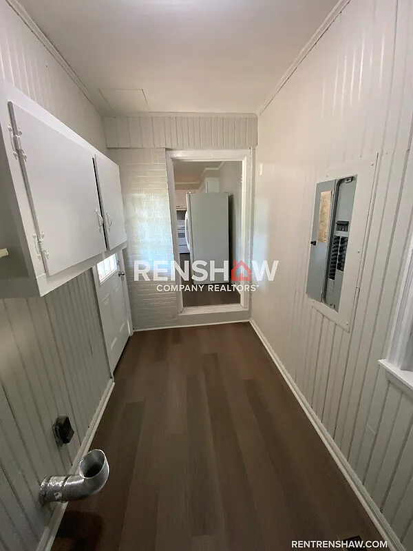 3 bed, 1.0 bath, 1155 sqft, $1,200 — Photo 3