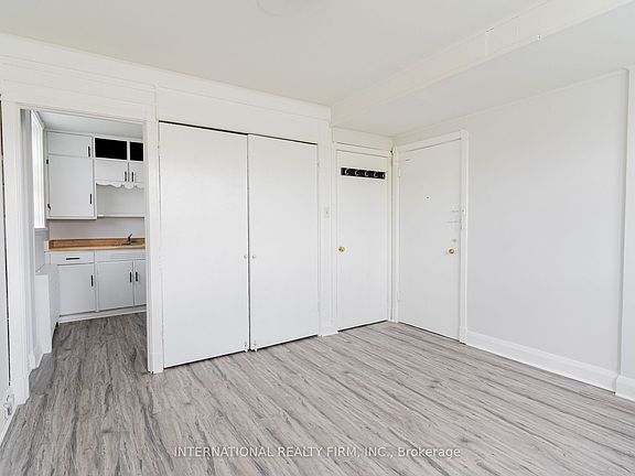 3rd image of 645 Hamilton Rd #6