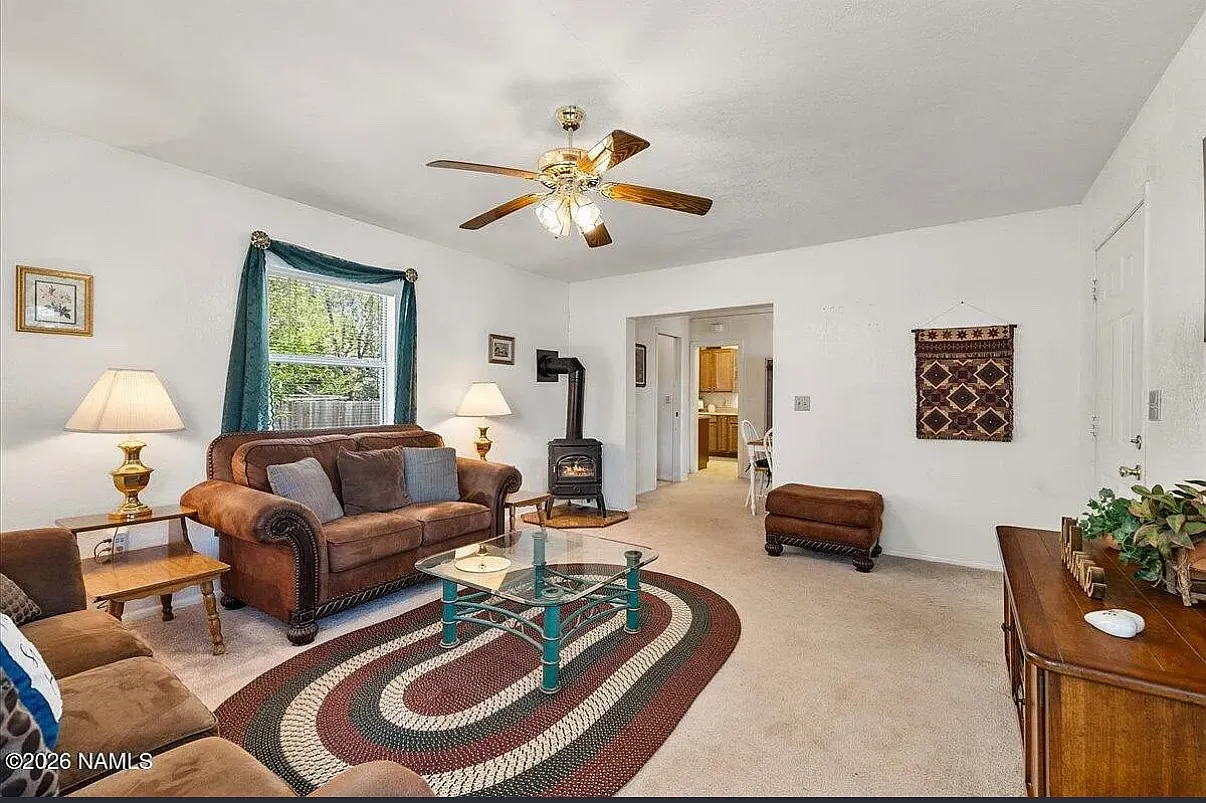 2 bed, 950 sqft, $1,950 — Photo 3