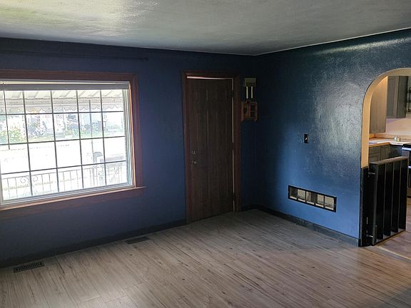 5th image of 709 Maplewood Ave