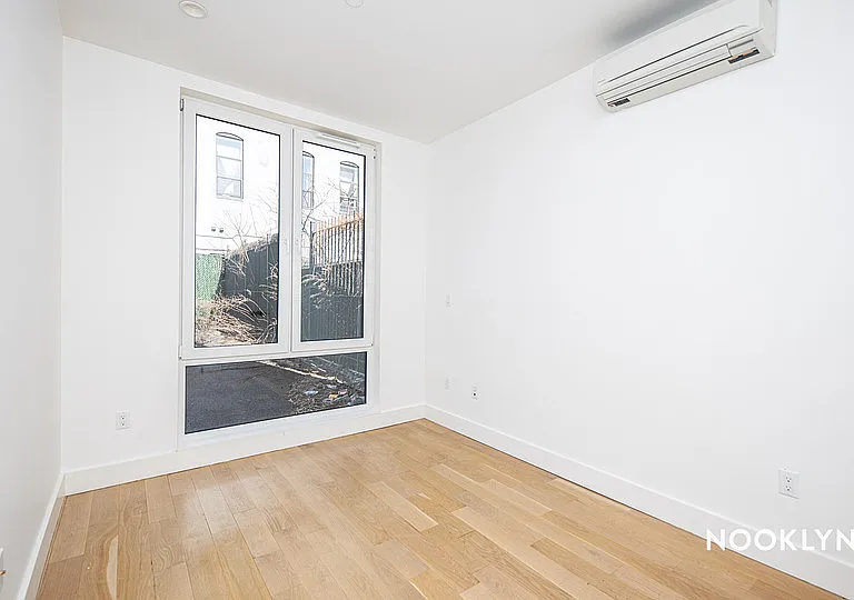16 Charles Pl #2D — Photo 9