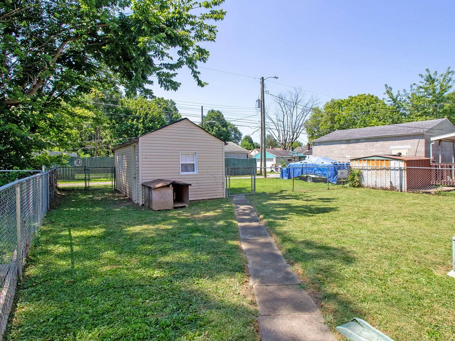 3 bed, 1027 sqft, $1,550 — Photo 4