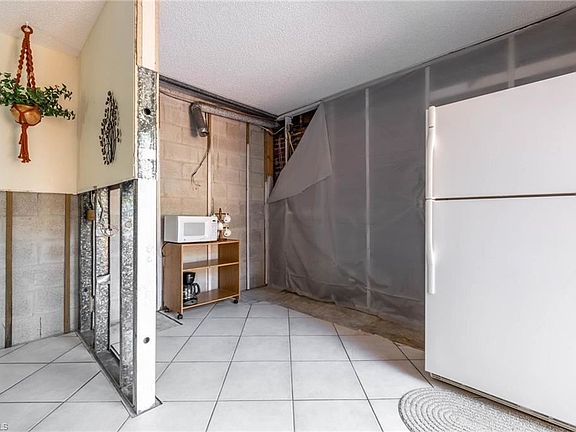 2nd image of 5582 Malt Dr APT 3