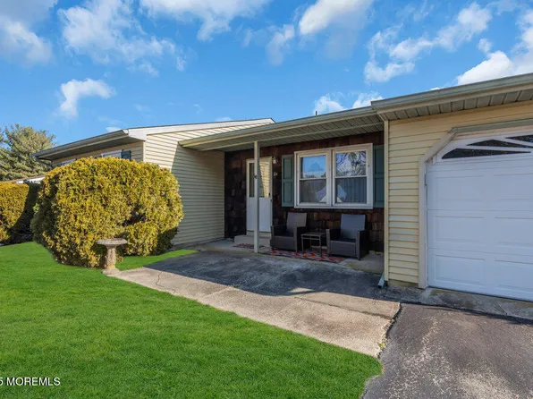 84 Westport Drive, Manchester, NJ 08759