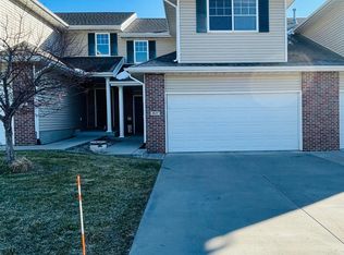 1827 N 176th Plz, Omaha, NE 68118