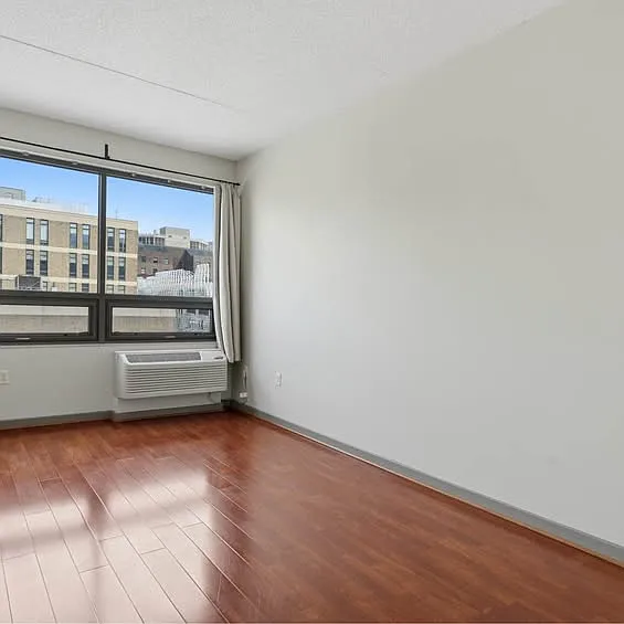 2 bed, 826 sqft, $1,000 — Photo 3